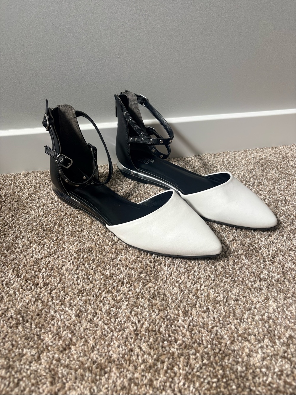 Two-Tone Pointed Flats with Ankle Harness - Black & White